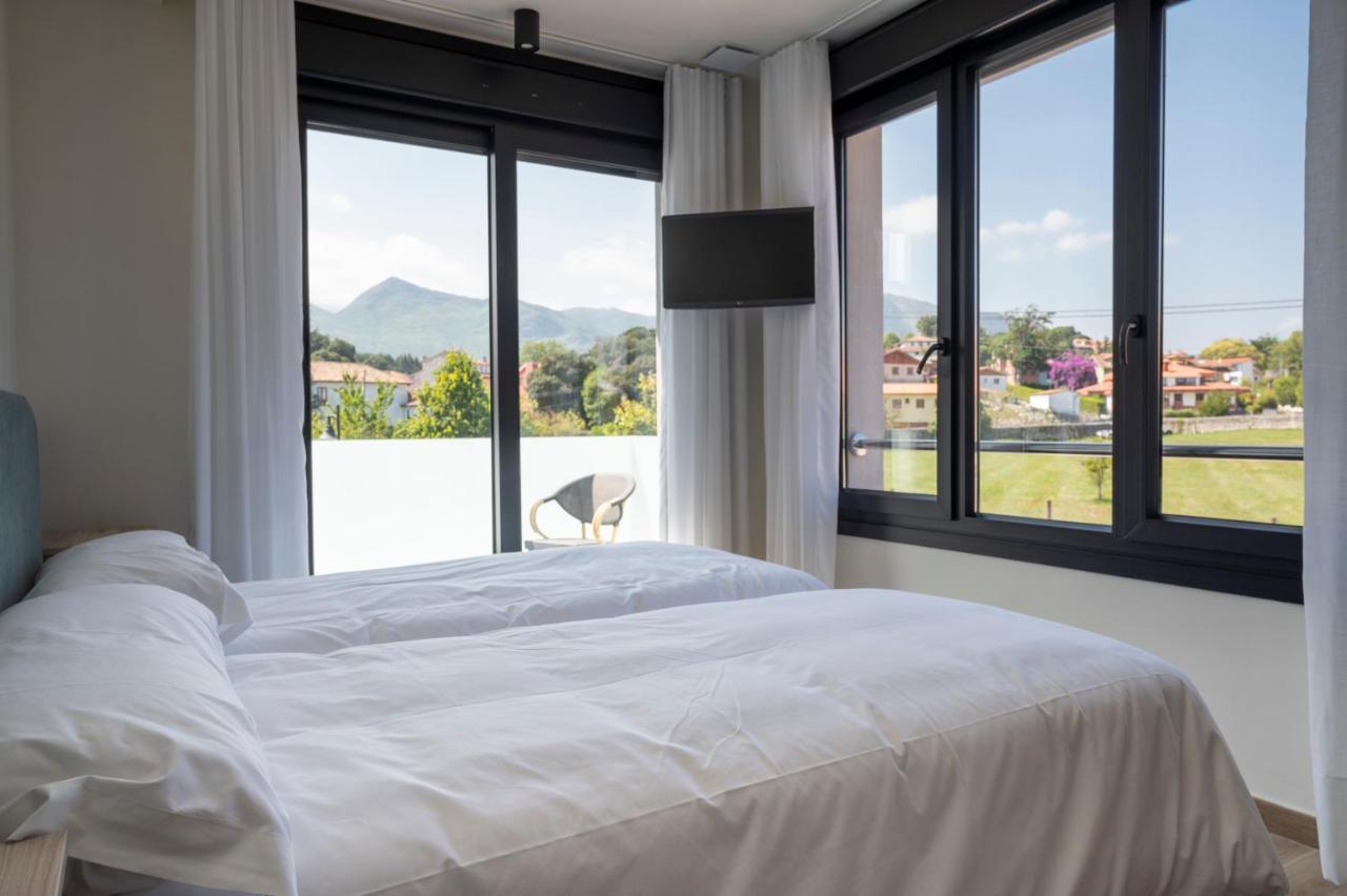 A Mares Hotel